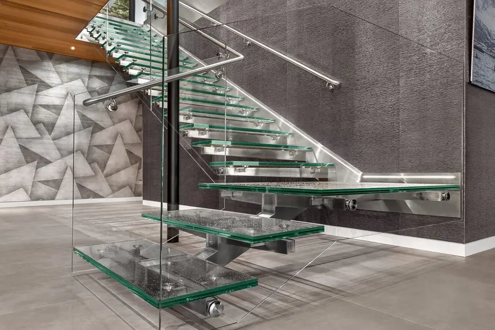 Contemporary Glass Stair Edge Lighting