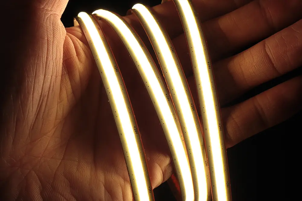 Free-cutting COB LED Strip UTFS-FC-COB528-12:2408(8)